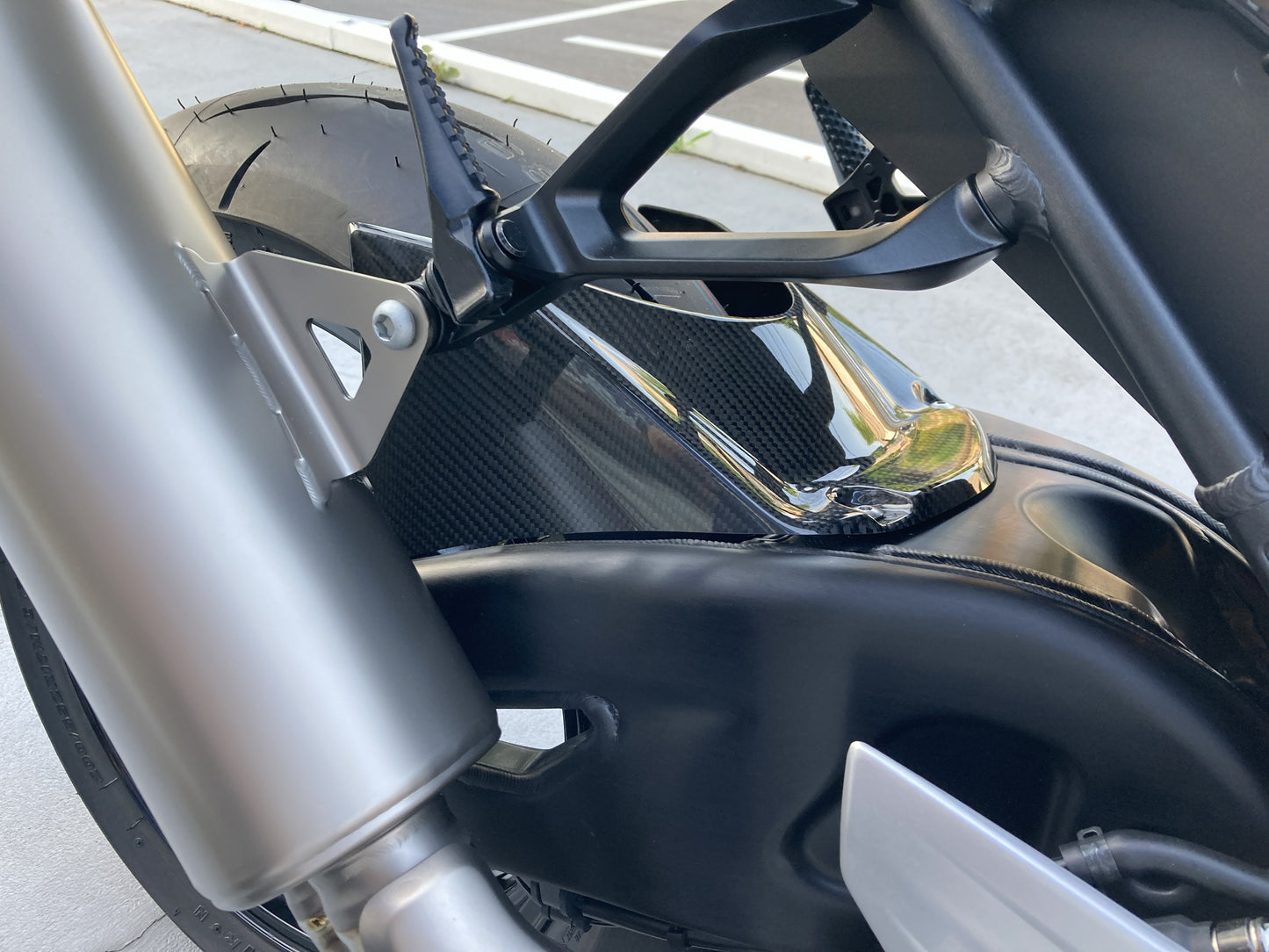 2020-2023・2024- CBR1000RR-R(SC82)リアハガー/綾織カーボン