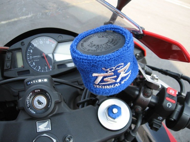 ブレーキフルードカップカバー/リストバンド ブルー