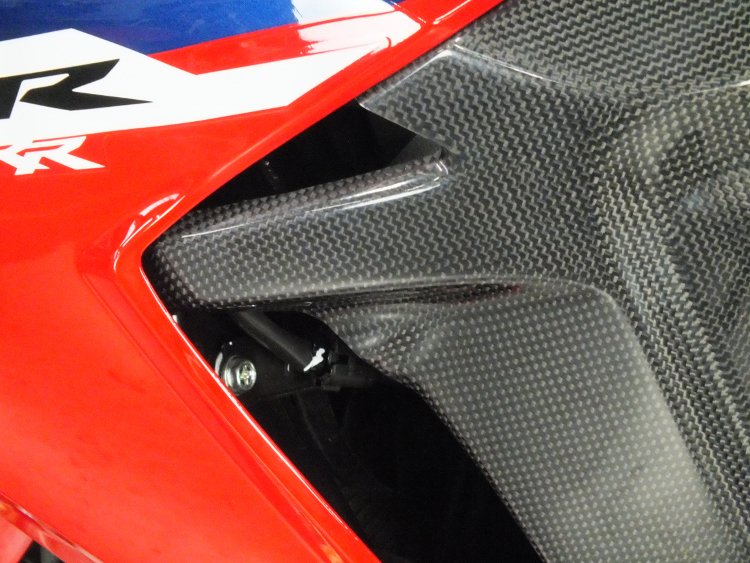CBR1000RR(SC77)ラージシュラウドセット・カーボン