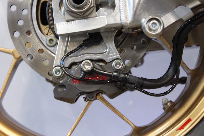 BREMBO リヤブレーキキャリパー/ブラケットキット・シルバー CBR1000RR(SC77)