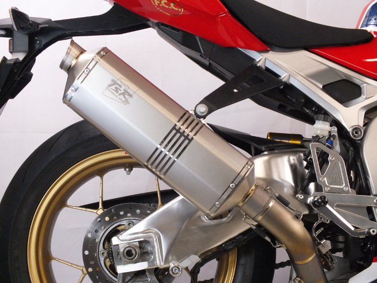 CBR1000RR 17-19 スリップオン チタンエキゾーストHP S2 (C1SV0)