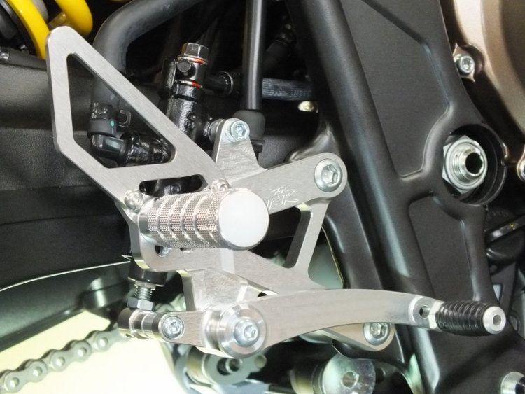 STEP KIT CB/CBR650R(RH03/19-)(RH17/24-) 4P シルバー