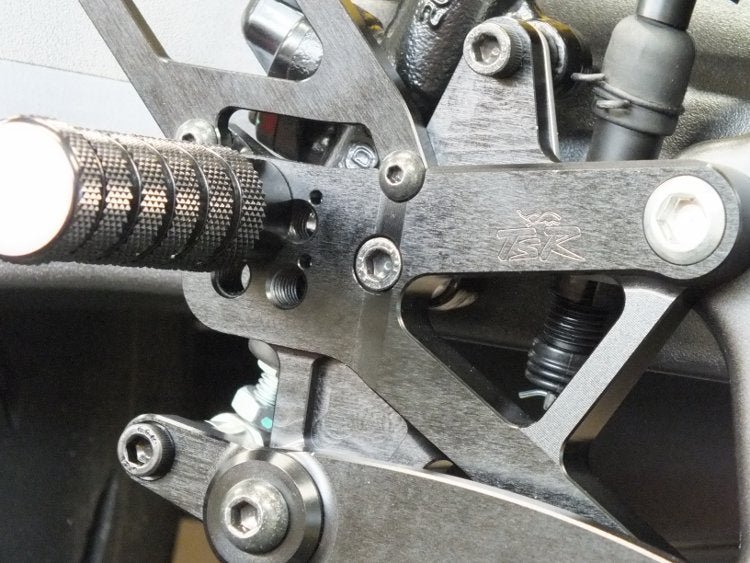 STEP KIT CB/CBR650R(RH03/19-)(RH17/24-) 4P ブラック