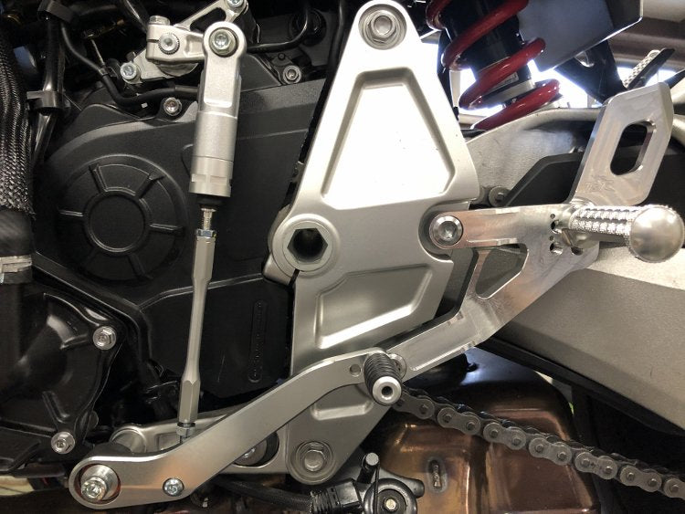 STEP KIT CB1000R(2BL-SC80/18-20) 4P シルバー