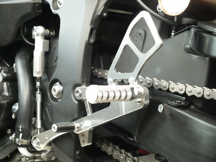 STEP KIT RACING CBR600RR(PC40/21-) 2P シルバー