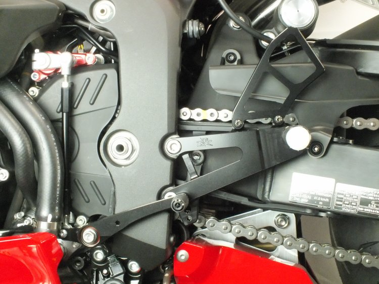 STEP KIT CBR600RR(PC40/21-) 2P ブラック
