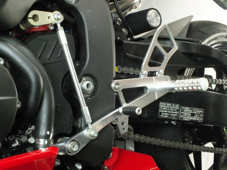 STEP KIT CBR600RR(PC40/21-) 2P シルバー
