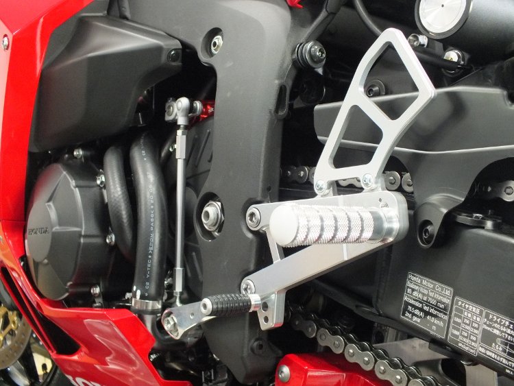 STEP KIT CBR600RR(PC40/21-) 2P シルバー