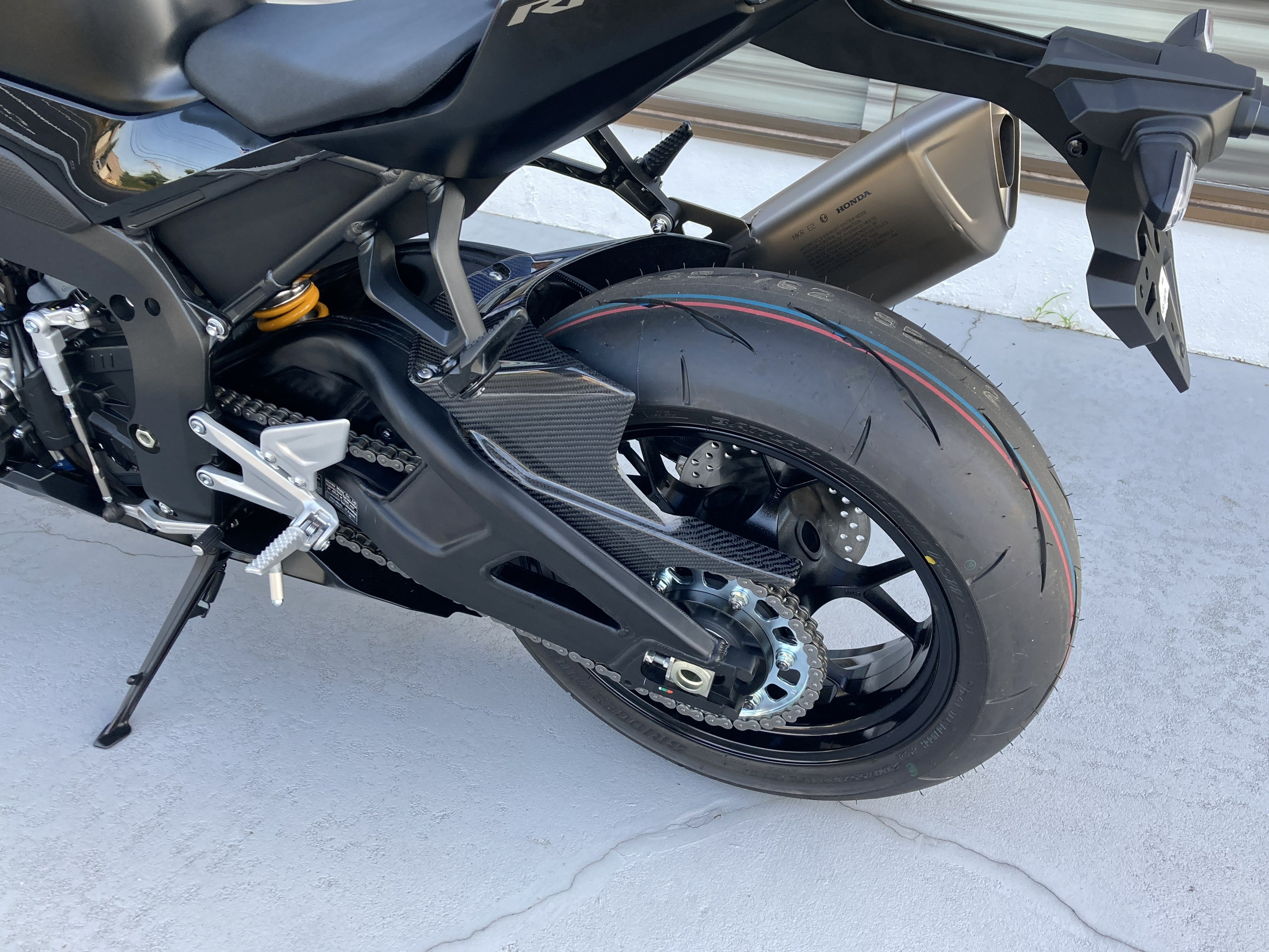 HONDA 純正 CBR1000RR-R カーボンハガー SC82 2020-2023・2024- CBR1000RR-R(SC82)リアハガー/綾織カーボン – TSR
