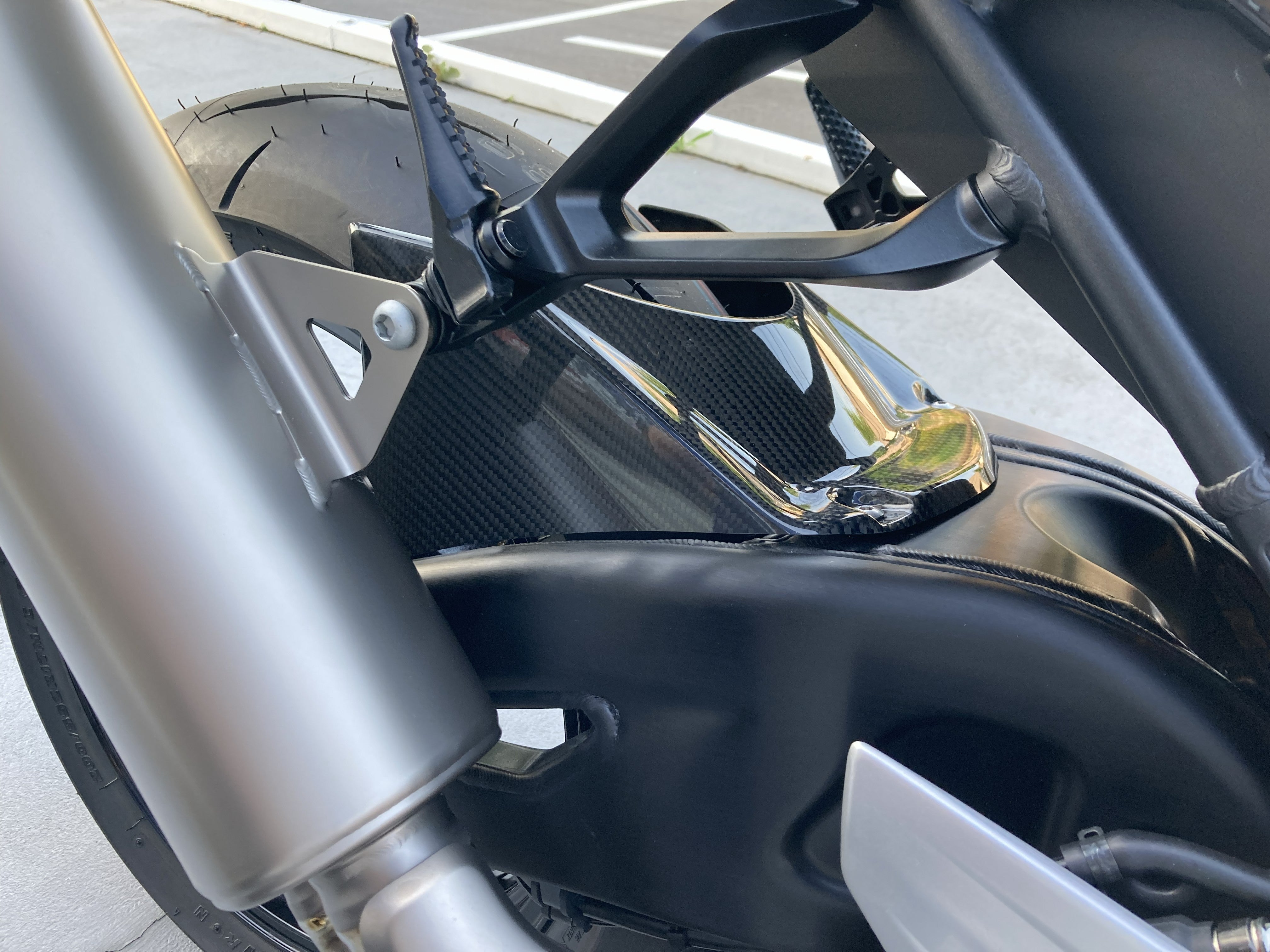 2020-2023・2024- CBR1000RR-R(SC82)リアハガー/綾織カーボン – TSR