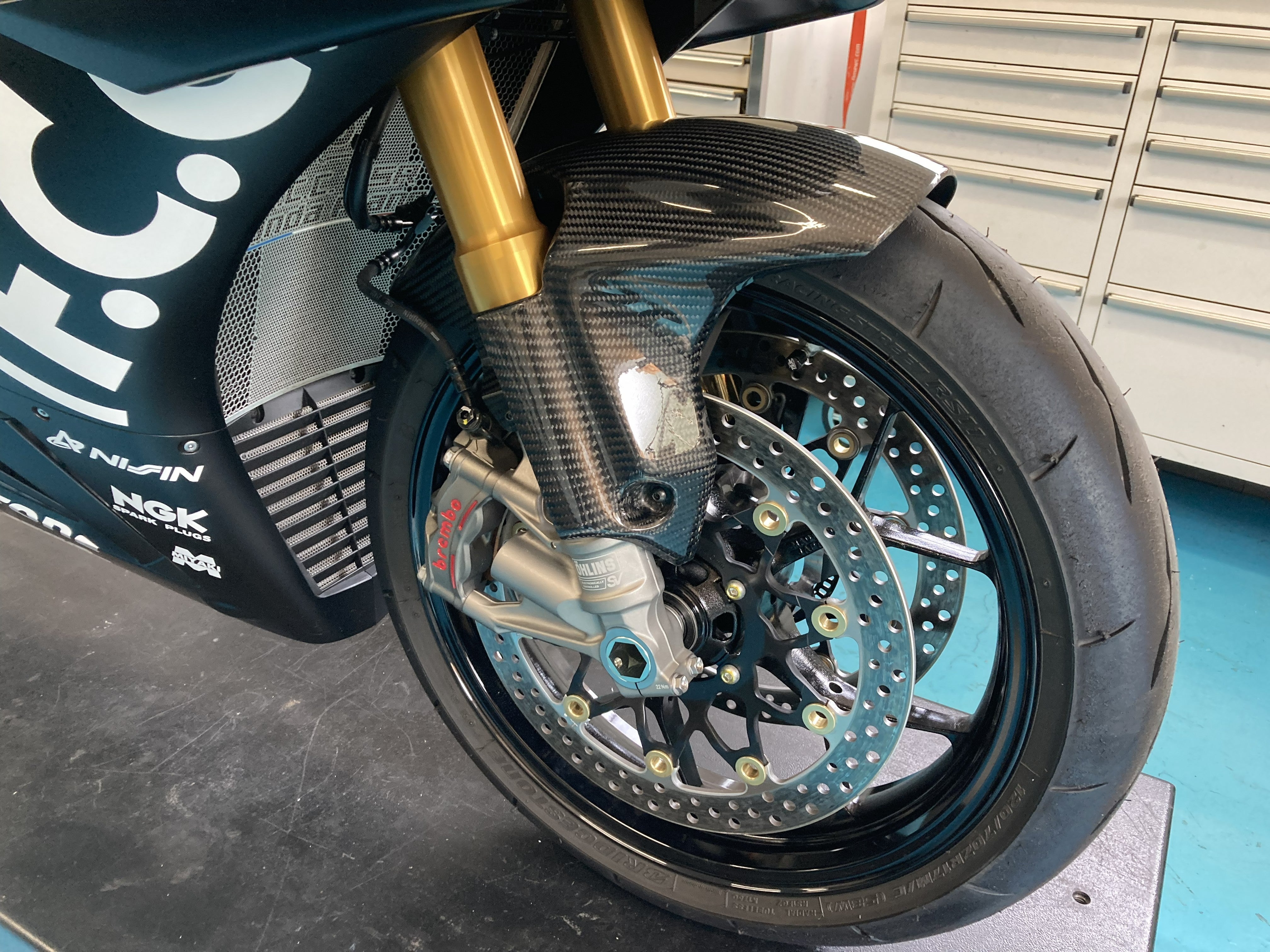 2020-2023・2024- CBR1000RR-R(SC82)フロントフェンダー/綾織カーボン