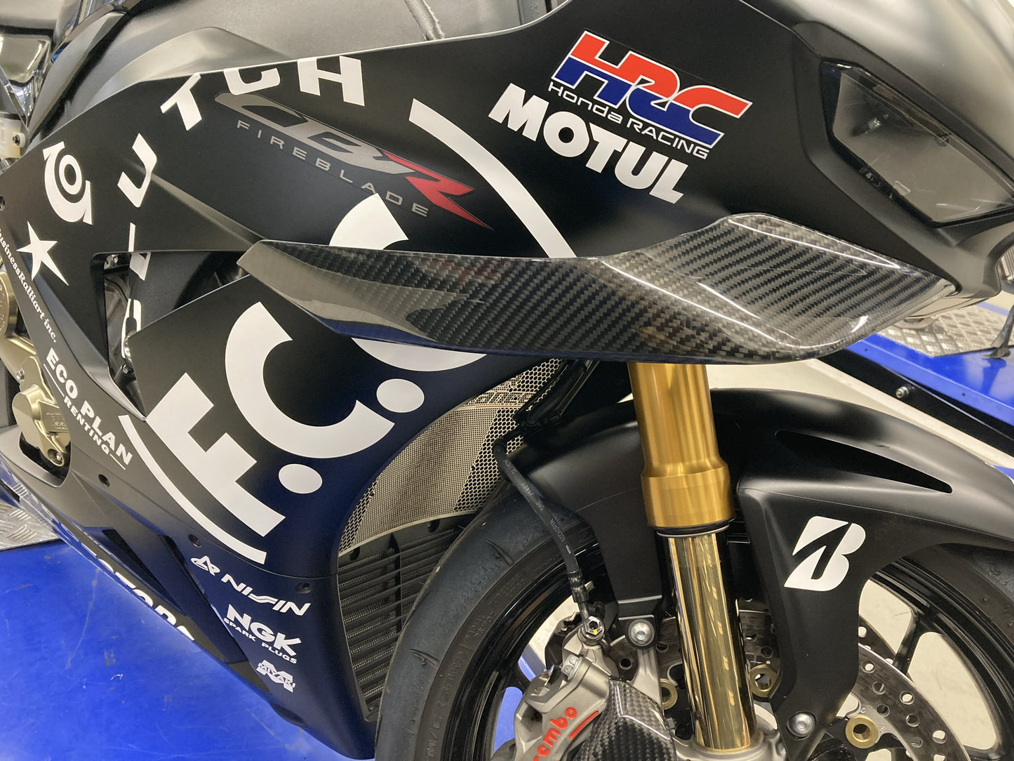 24- CBR1000RR-R ウイングレット 綾織カーボン