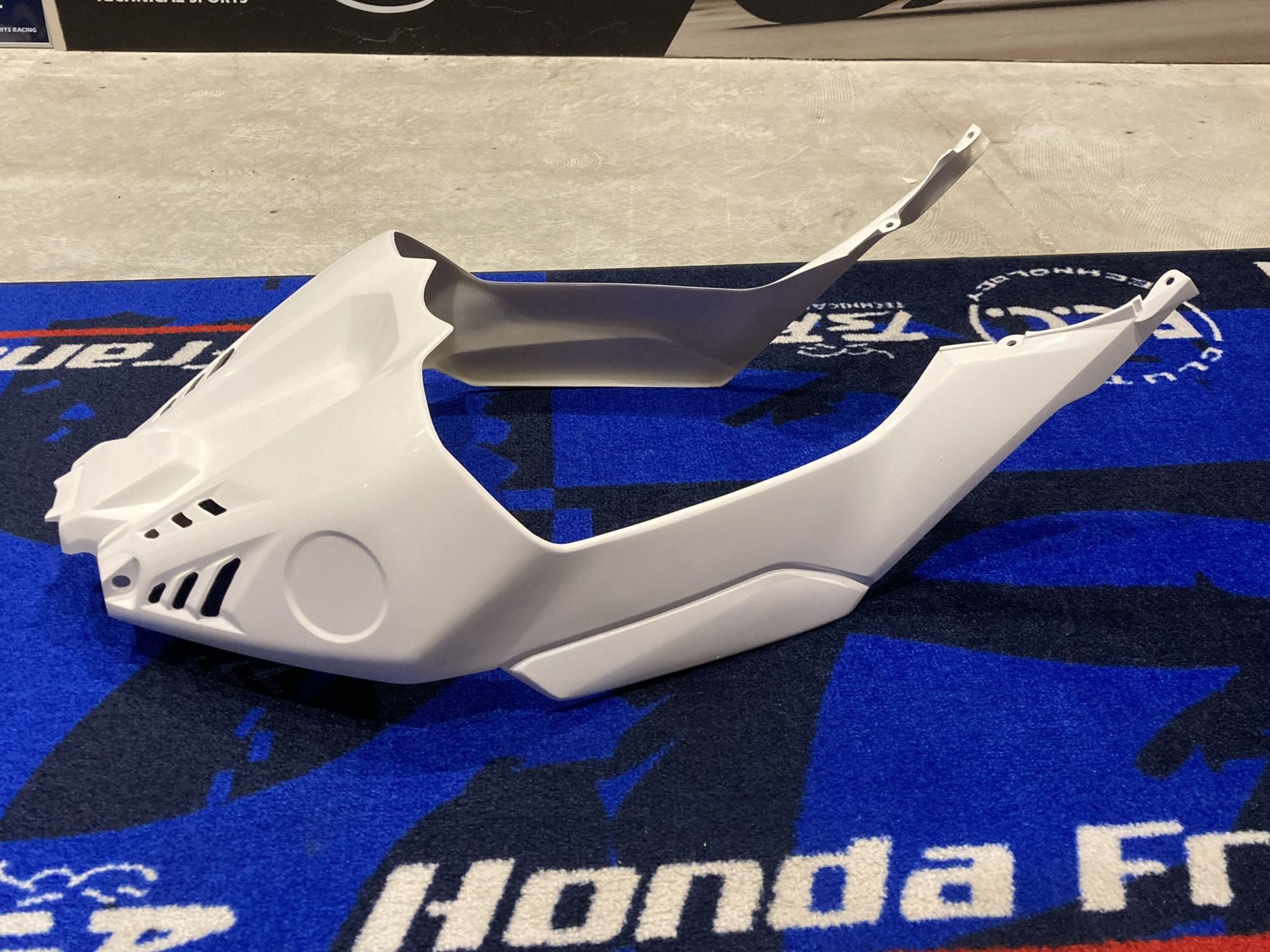 SC82 CBR1000RR-R_2024 / FRP TANK COVER RACING – TSR ONLINE SHOP