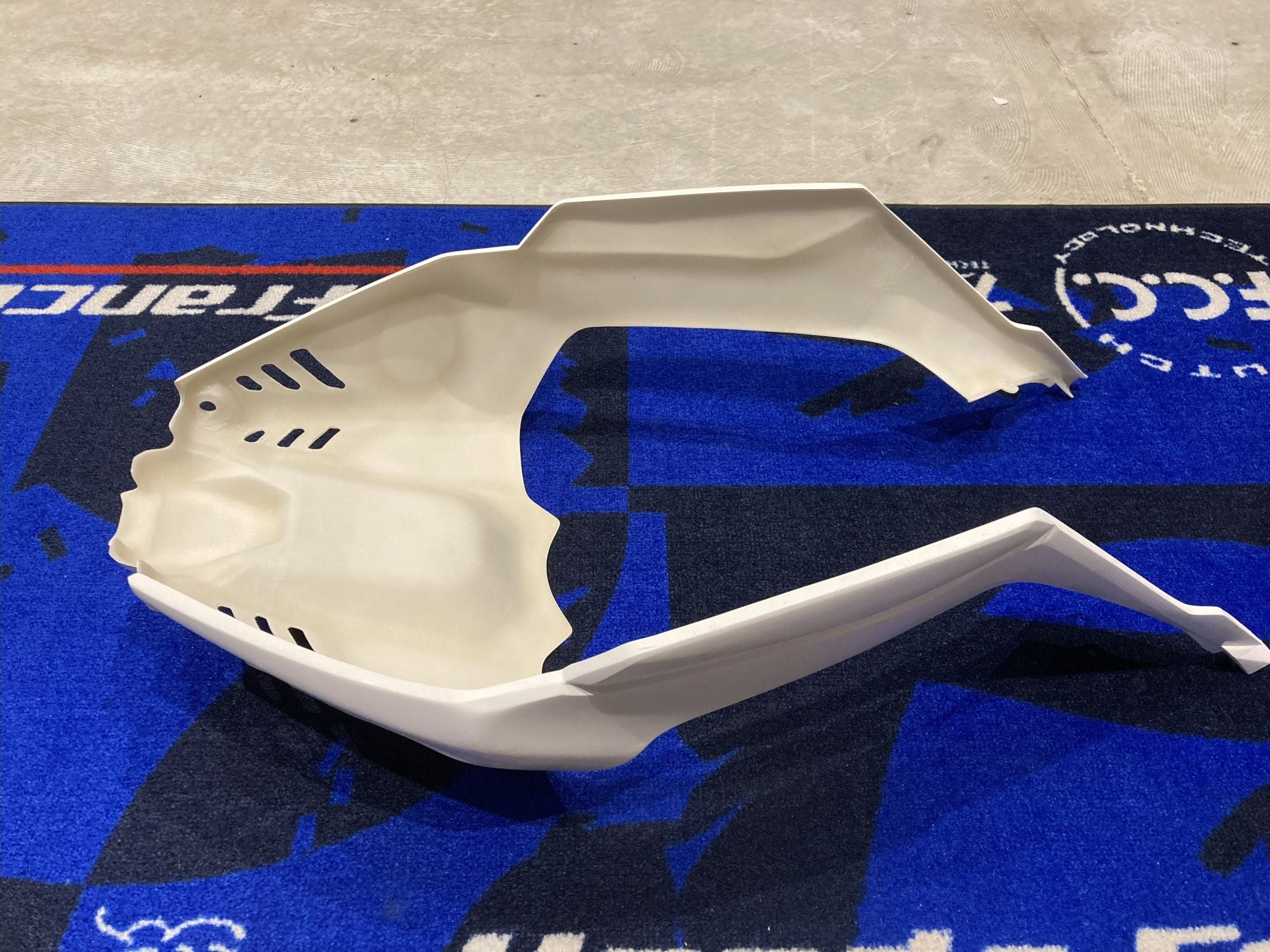 SC82 CBR1000RR-R_2024 / FRP TANK COVER RACING – TSR ONLINE SHOP