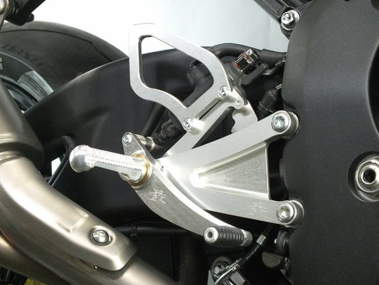 CBR1000RR-R(SC82)4ポジションステップ・ストリート・シルバー